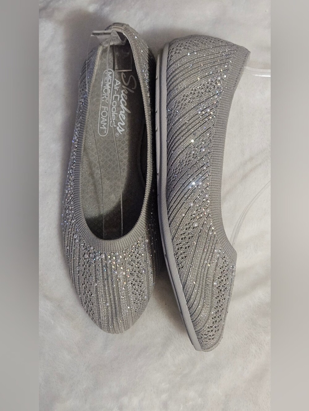Skechers Taupe /Silver Glitter Knit Slip-On Flats Size 8 EUC